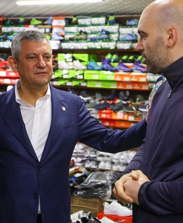 Özgür Özel Rize'de Selden Etkilenen Pazar Esnafıyla Kahvaltıda Buluştu