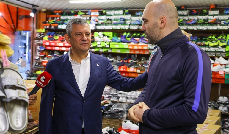 Özgür Özel Rize'de Selden Etkilenen Pazar Esnafıyla Kahvaltıda Buluştu