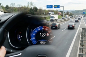 Avrupa Otoyollarında Hız Sınırını 100 Kilometreye Düşürme Önerisi Tartışma Yarattı