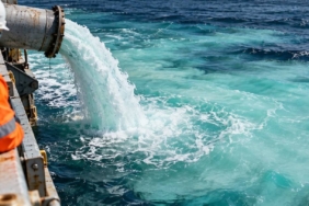 İngiltere'de Bilim İnsanları Karbondioksit Tutulumunu İncelemek İçin Deniz Suyuna Alkali Madde Ekledi