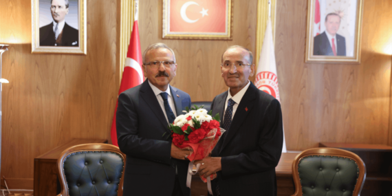TBMM Başkanvekilliğinde Devir Teslim: Bekir Bozdağ Görevini Yusuf Beyazıt’a Devretti