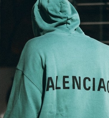Balenciaga Tartışmalı Çıkışların Ardından Kanye West İle Ortaklığını Tamamen Bitirdi