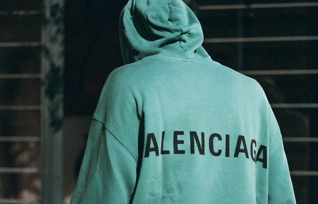 Balenciaga Tartışmalı Çıkışların Ardından Kanye West İle Ortaklığını Tamamen Bitirdi