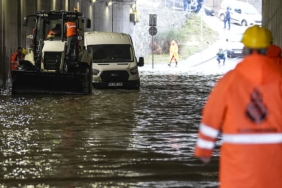 AKOM İstanbul İçin Şiddetli Fırtına ve Sağanak Uyarısı Yaptı