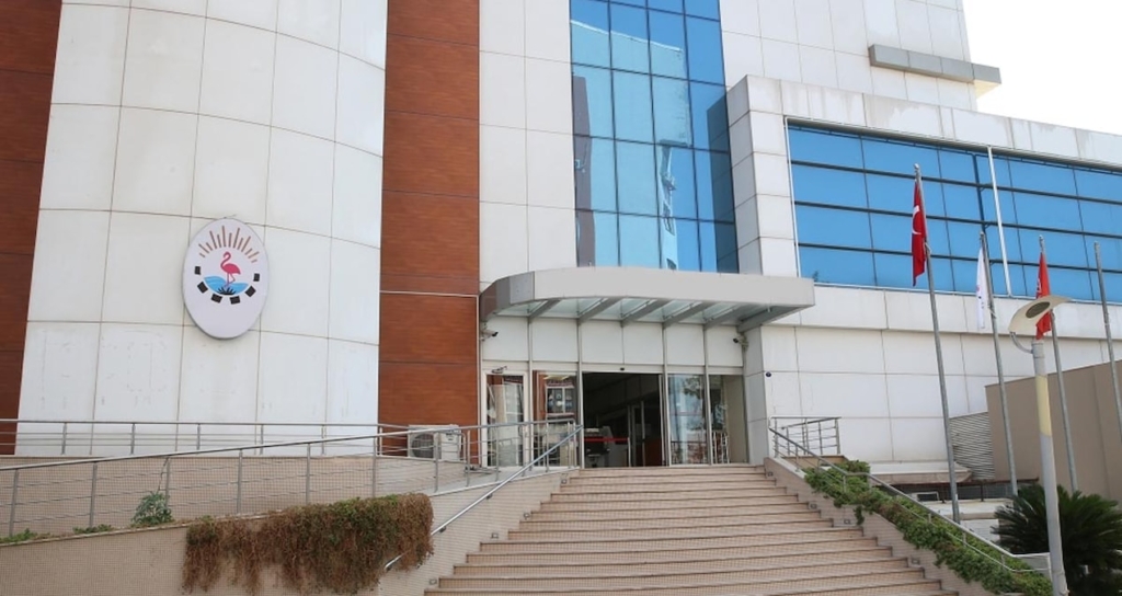 Çiğli Belediyesi ÇİBEL İşçileri Maaş Gecikmeleri Nedeniyle İş Bırakıyor