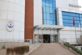 Çiğli Belediyesi ÇİBEL İşçileri Maaş Gecikmeleri Nedeniyle İş Bırakıyor
