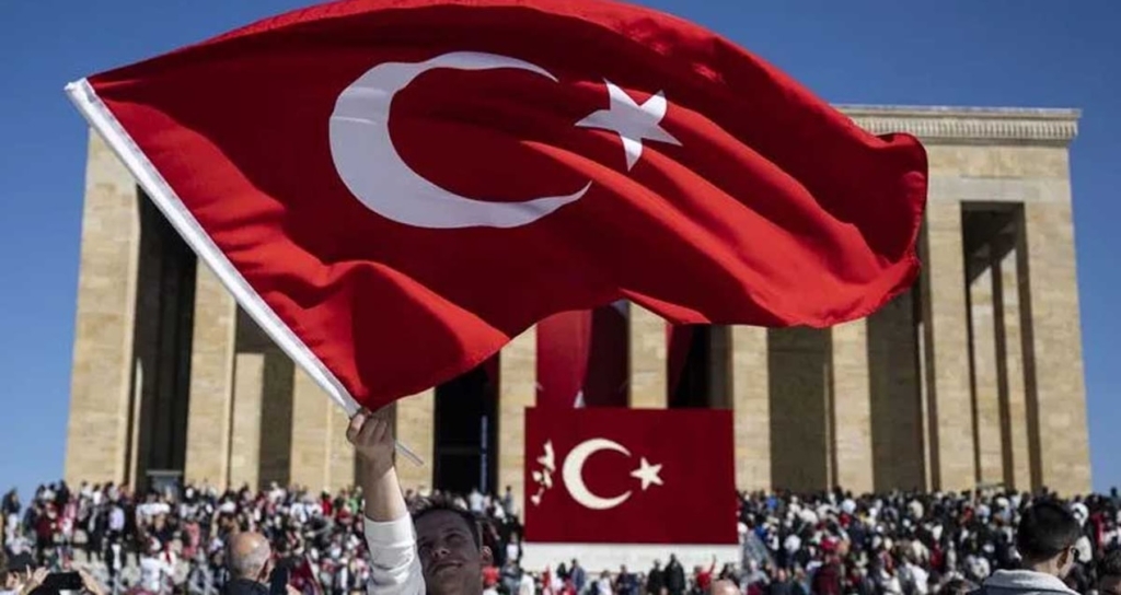 Cumhuriyet Bayramı Tatil Takvimiyle 28 ve 29 Ekim Çalışma Düzeni Belli Oldu