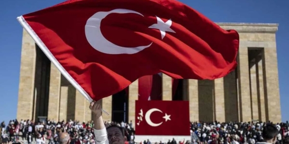 Cumhuriyet Bayramı Tatil Takvimiyle 28 ve 29 Ekim Çalışma Düzeni Belli Oldu