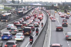 İstanbul'da haftanın ilk gününde trafik yoğunluğu Anadolu Yakası'nda yüzde 78'i gördü